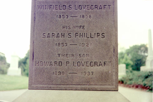 hpl36-lovecraft-original-tombstone